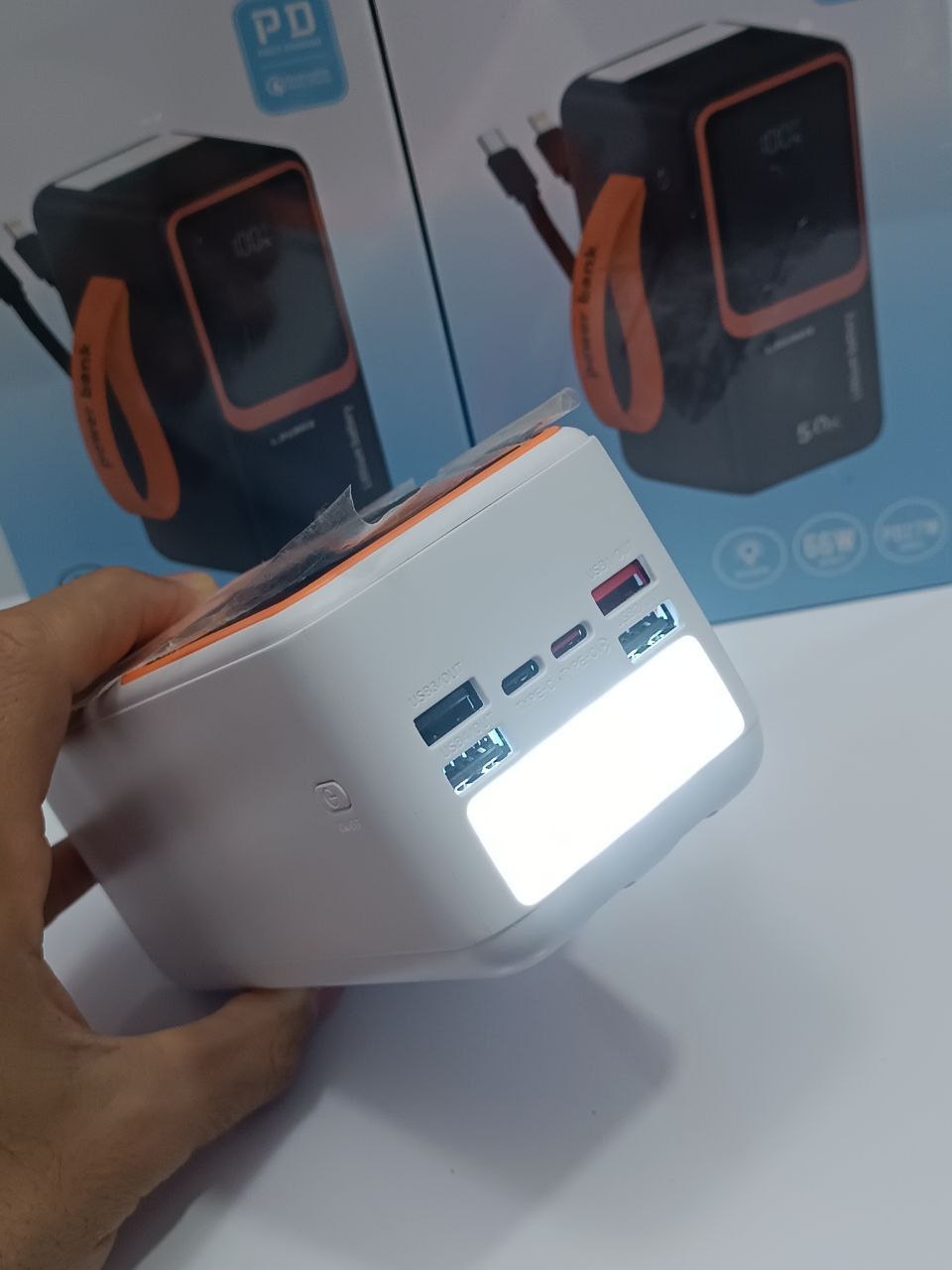 پاور بانک ریمکس مدل XT50A ظرفیت ۵۰ هزار